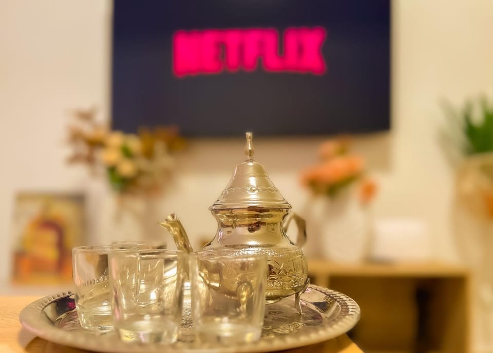 TV and multimedia, Living room, Food and drinks, Drinks