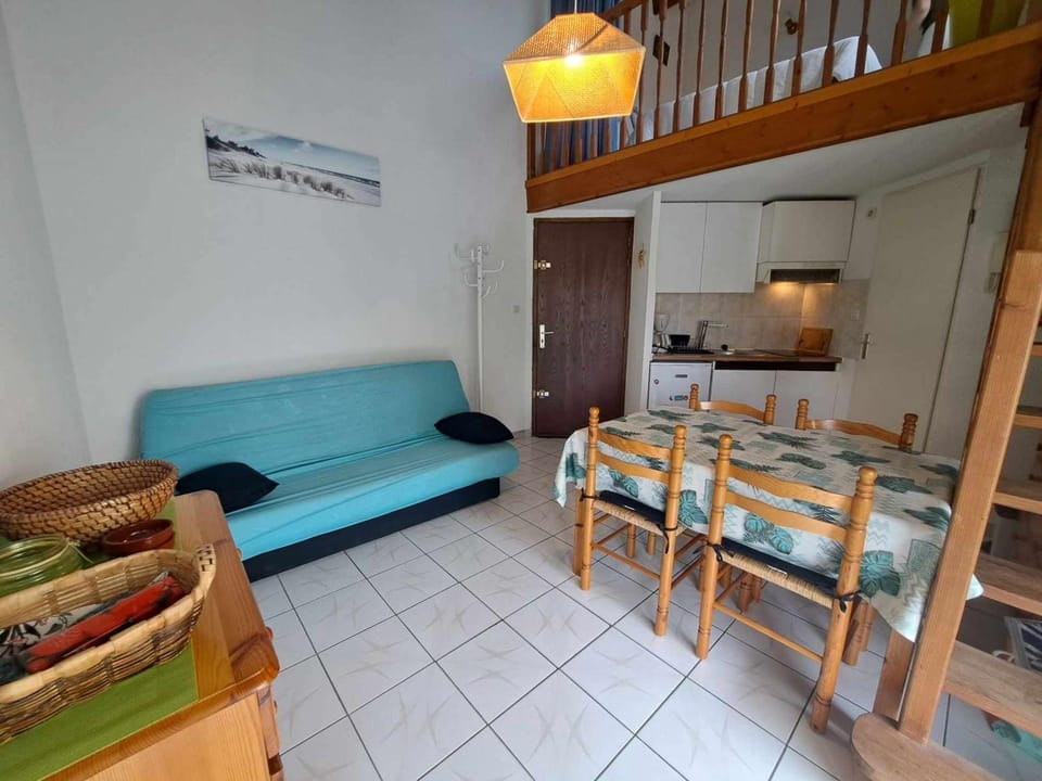 Accès direct plage! Charmant T2 mezzanine avec terrasse et parking privé - FR-1-326-833 Apartment in Marseillan