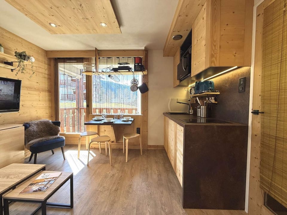 Charmant studio à 300m des pistes et commerces du Cernix - balcon, parking, casier à skis - FR-1-595-99 Apartment in Haute-Savoie