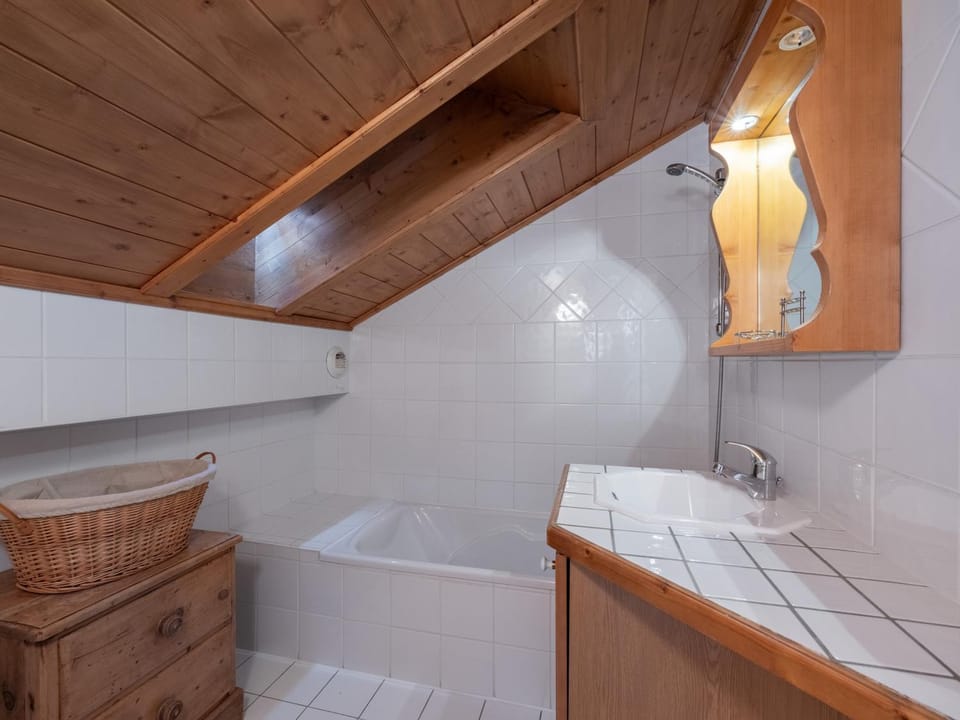Duplex pour 8 pers avec sauna et parking à Méribel - FR-1-566-69 Apartment in Les Allues