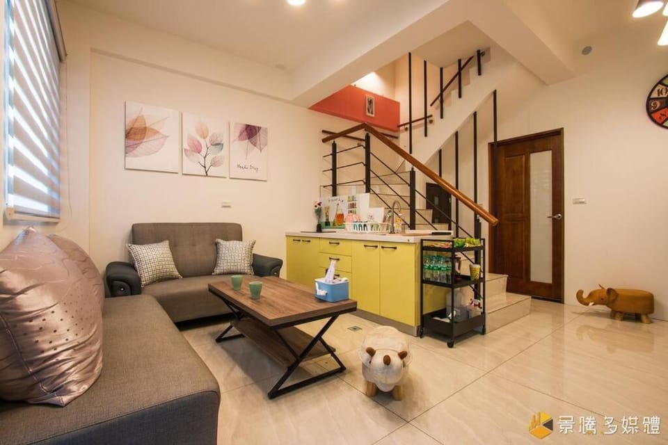 Kitchen or kitchenette, Living room