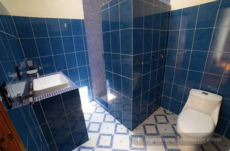 Gold 18 Cama Matrimonial Cama Individual y Baño Privado Externo Apartment in Mexico City