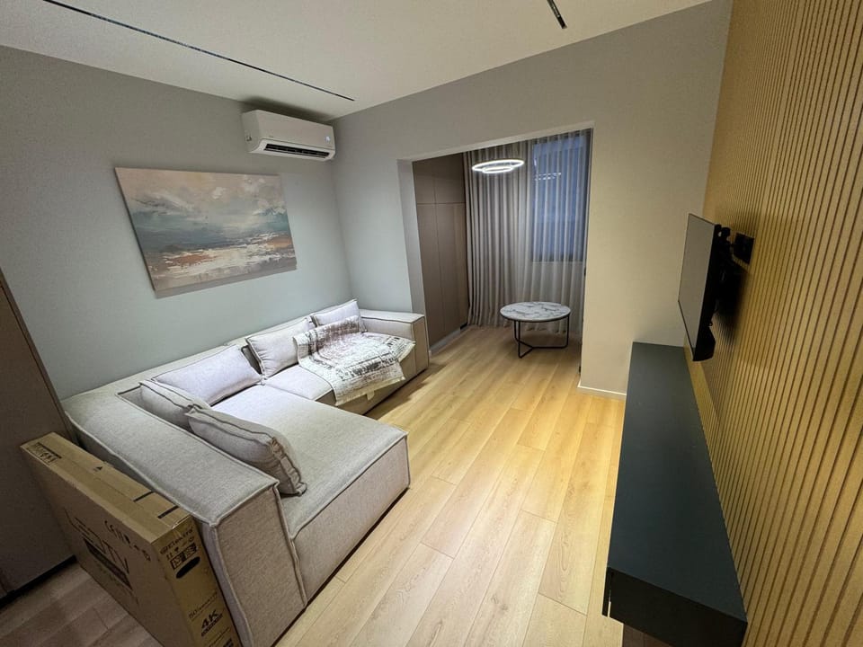 Living room, Photo of the whole room