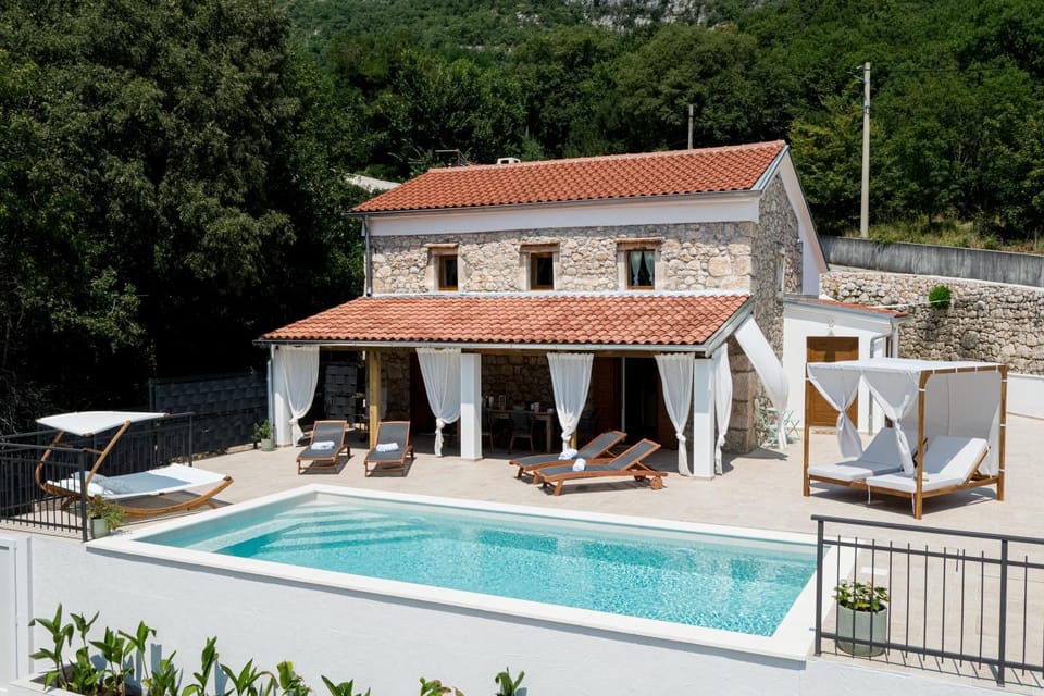 Pool view, Swimming pool