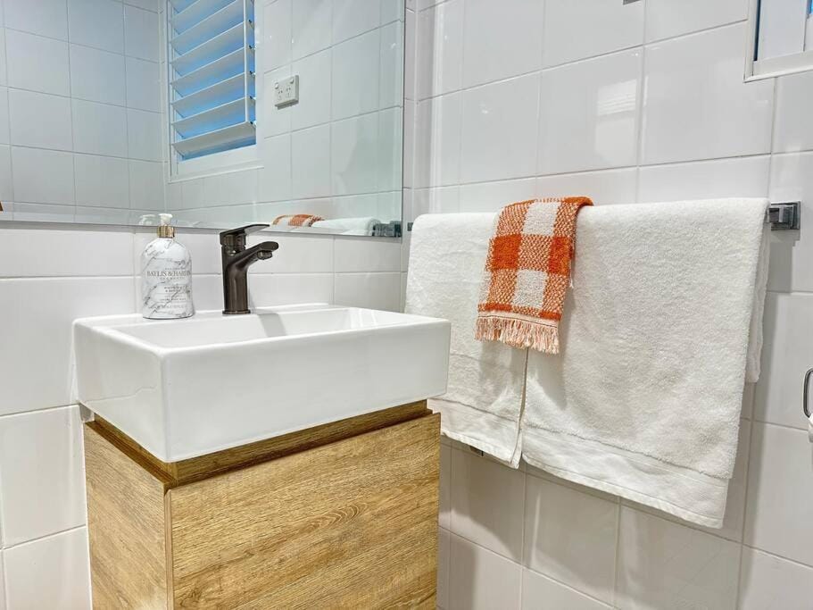 Casa Solé - Calm 1BR Escape by Towradgi Beach Apartment in Towradgi