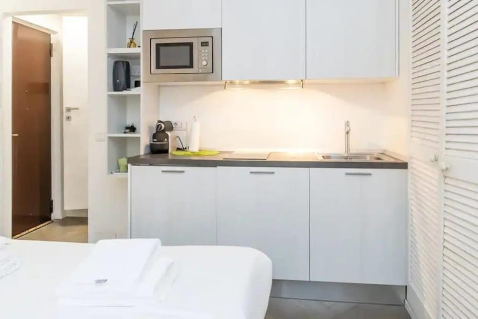 Kitchen or kitchenette, Photo of the whole room, stove, towels