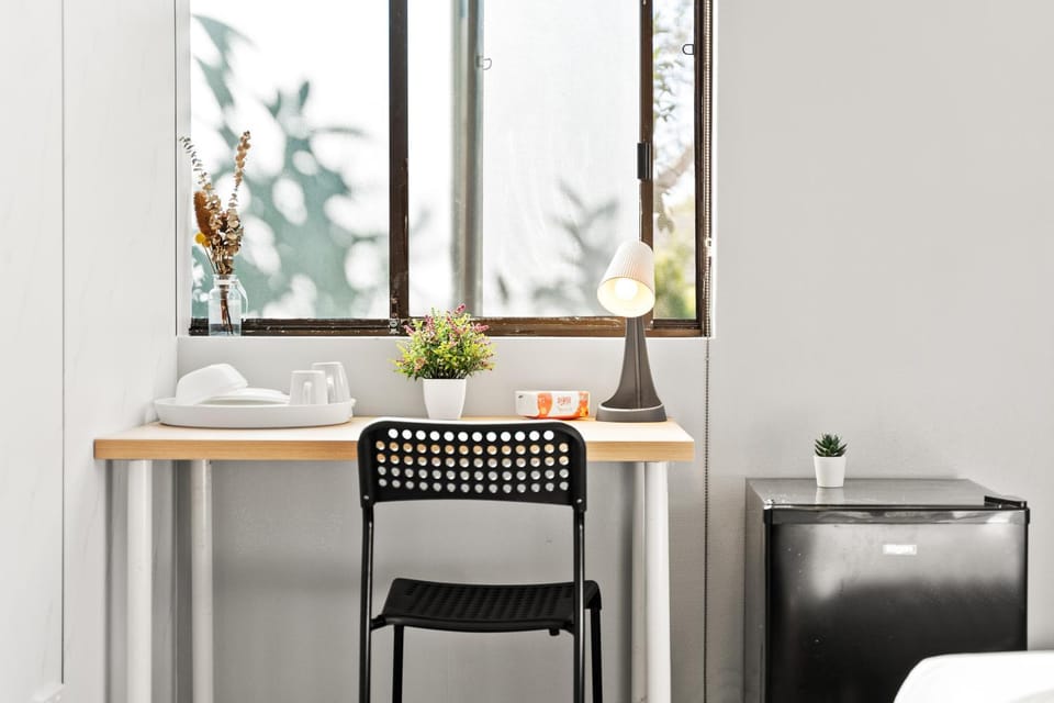 Cozy Double Room - Mins to Station & Olympic Park - Shared Bathroom Bed and Breakfast in Lidcombe