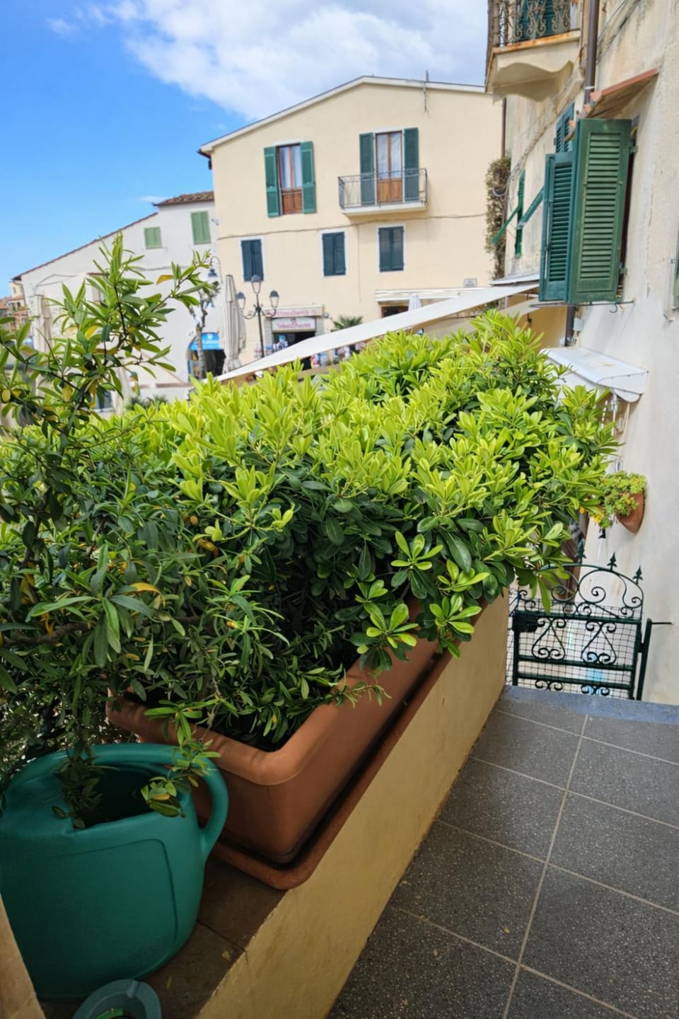 Property building, Day, View (from property/room), Balcony/Terrace