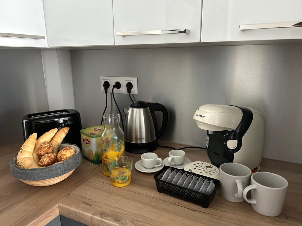 Coffee/tea facilities, Kitchen or kitchenette, toaster