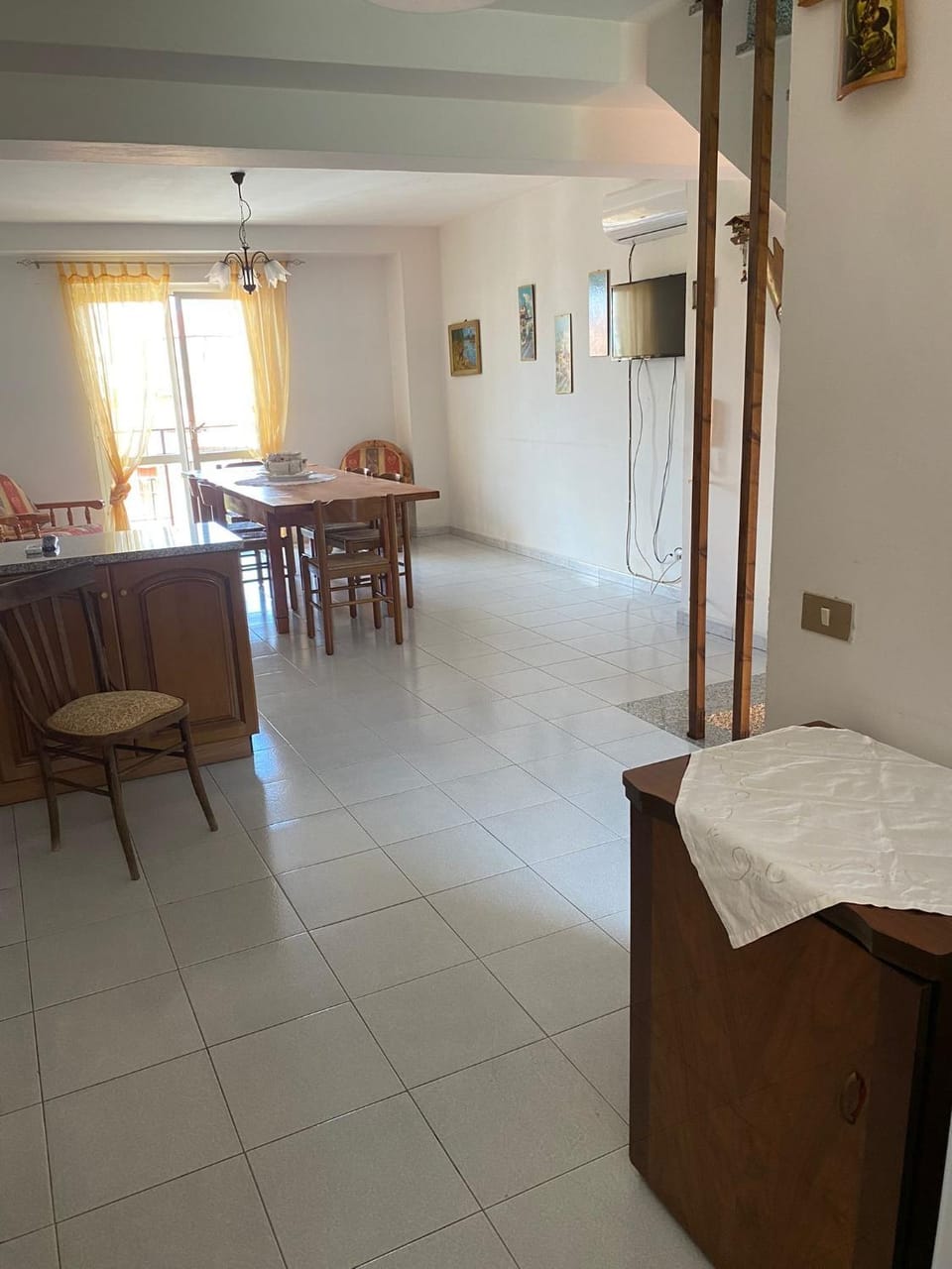 Living room, Dining area