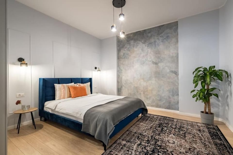 Sunny 4BR Flat - Top Location - Charming Balcony Apartment in Bucharest