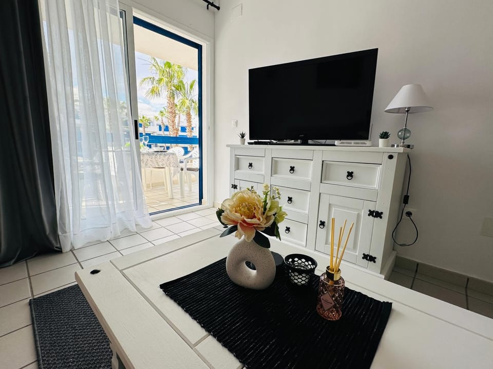 Property building, Communal lounge/ TV room, TV and multimedia