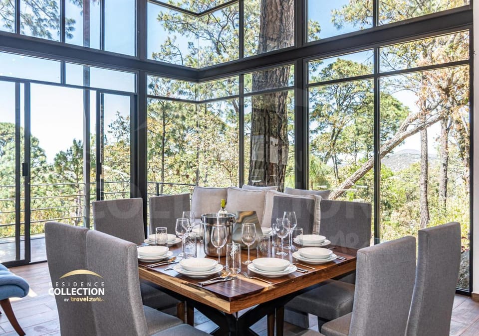 Dining area, Garden view