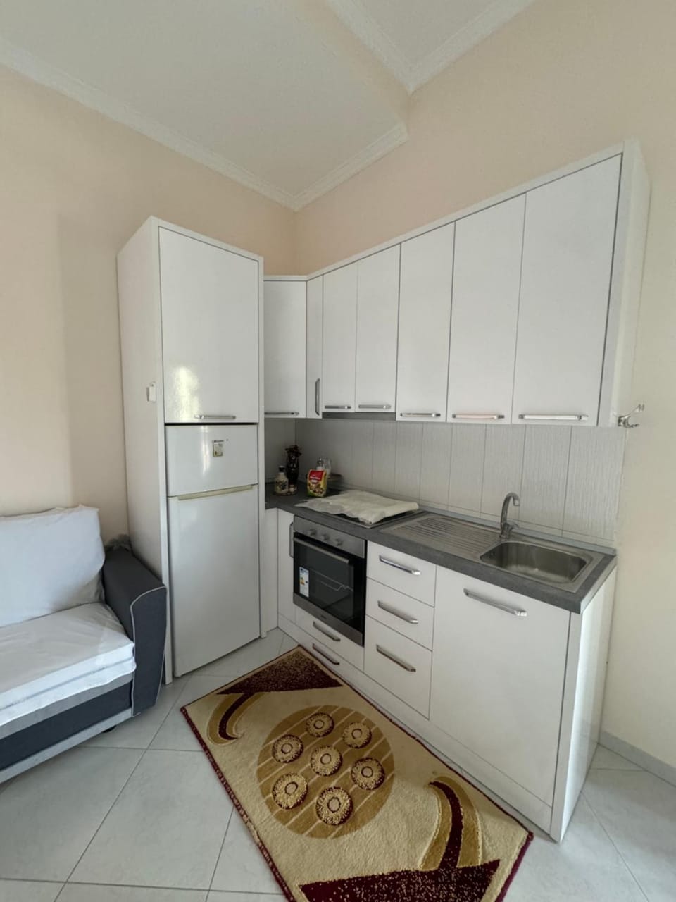 Kitchen or kitchenette, oven, stove
