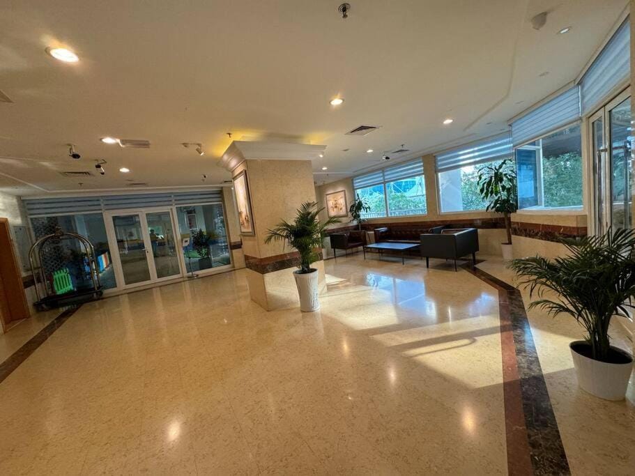 Stylish 1 bedroom apartment In Marina Apartment in Dubai