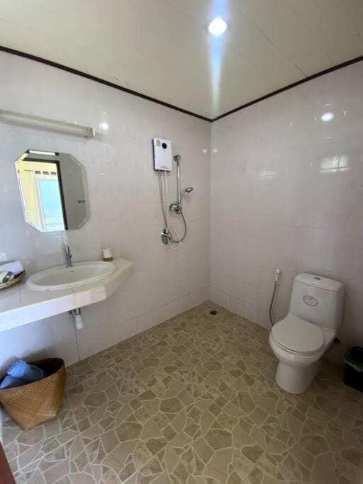 Spacious Villa with Sunset Sea View Villa in Sala Dan