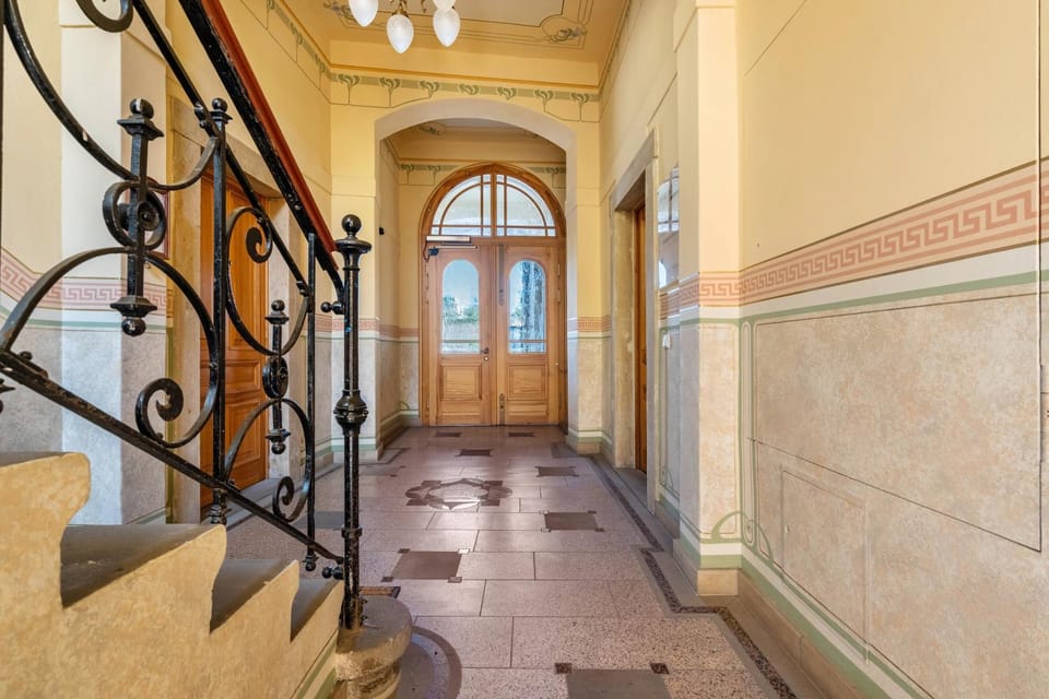 Property building, Living room