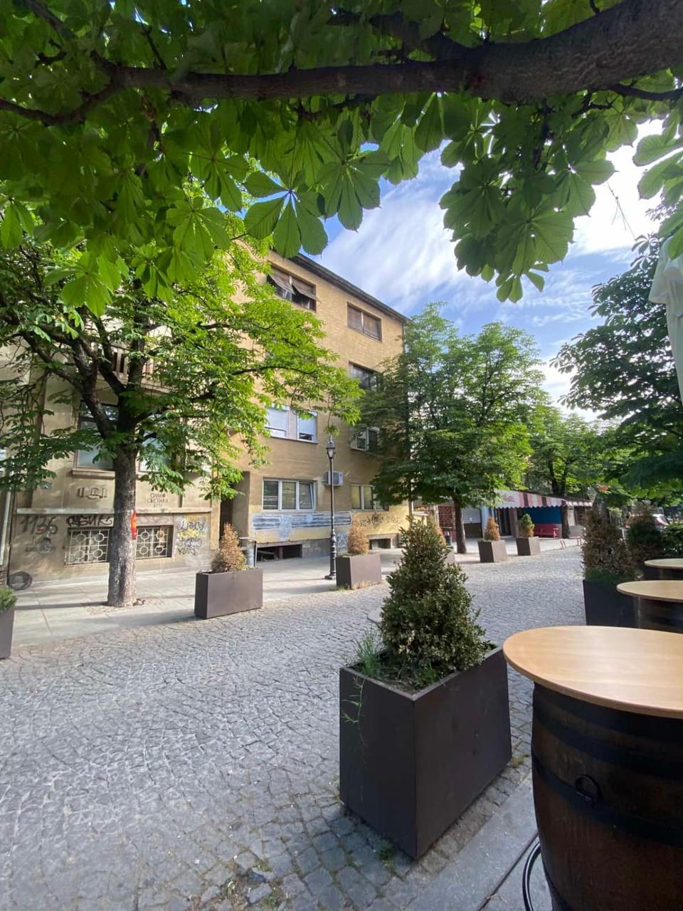 Property building, Neighbourhood, Location