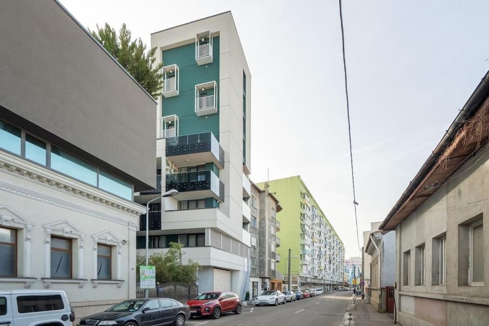 Central 17 Apartment - New Building & Parking Apartment in Bucharest
