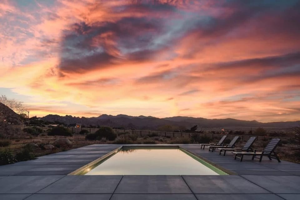 The Raven By The Cohost Company House in Pioneertown