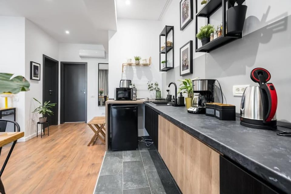 Central 18 Apartment - New Building & Parking Apartment in Bucharest