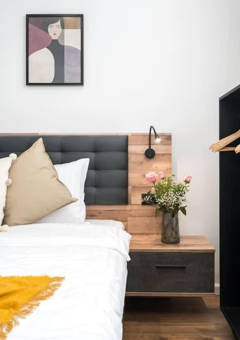 Central 18 Apartment - New Building & Parking Apartment in Bucharest