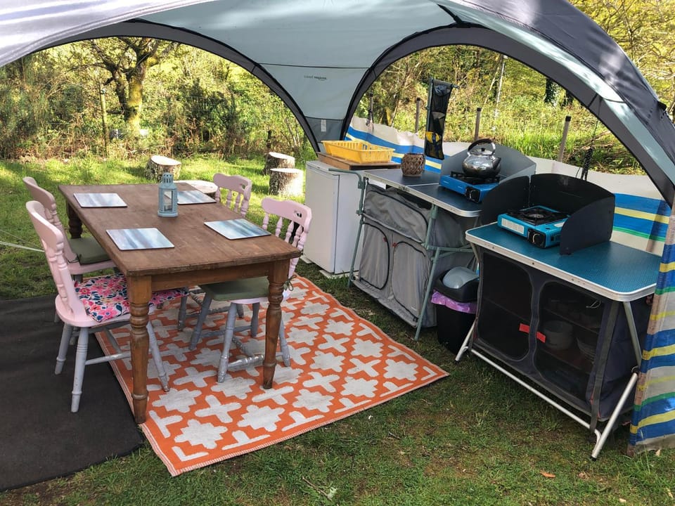 Garden, Kitchen or kitchenette, Dining area
