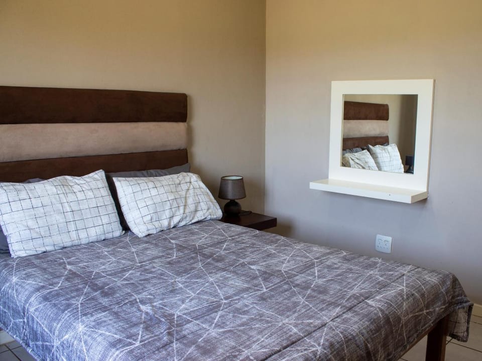 Bed, View (from property/room), Photo of the whole room, Decorative detail