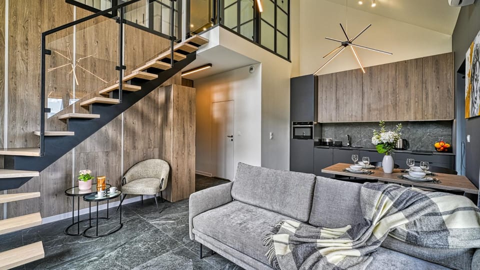 Kitchen or kitchenette, Seating area, Dining area