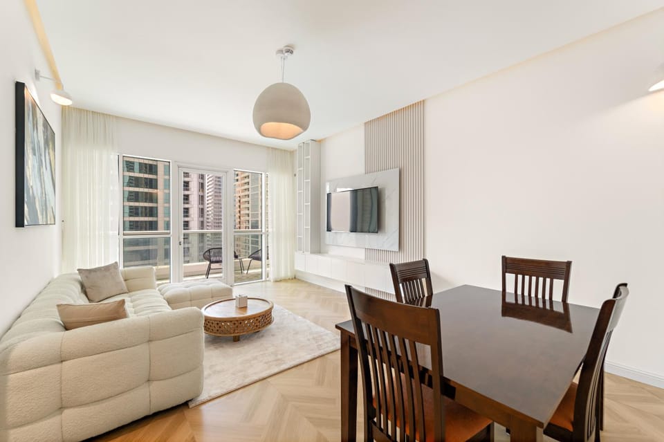 Stunning 1BR Apartment close to Dubai Marina Walk Apartment in Dubai