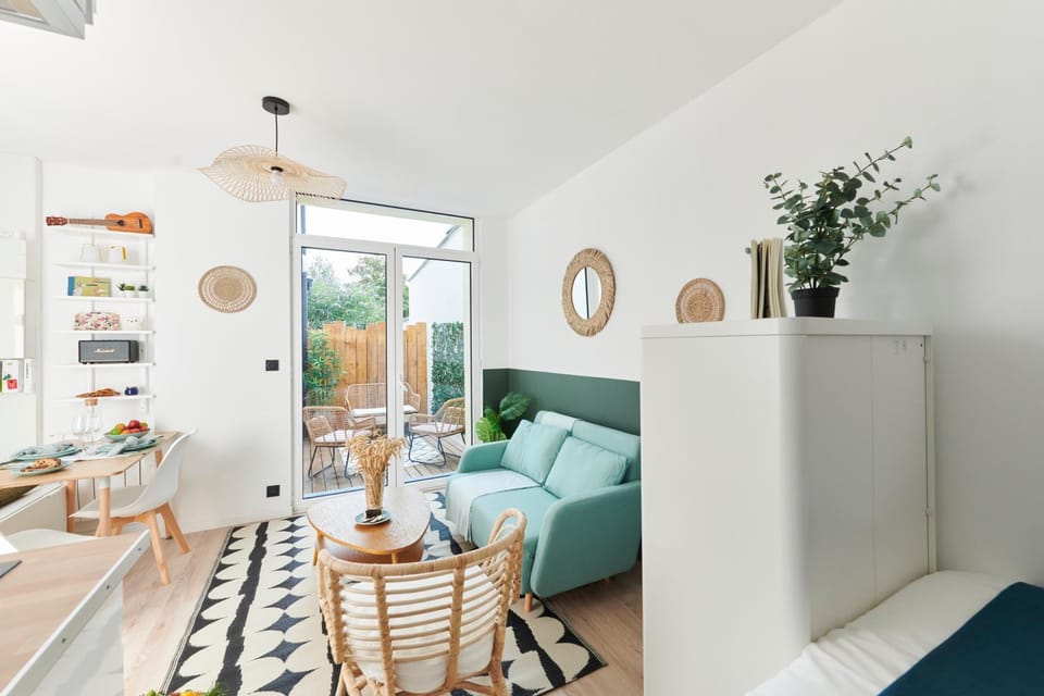 Living room, Dining area