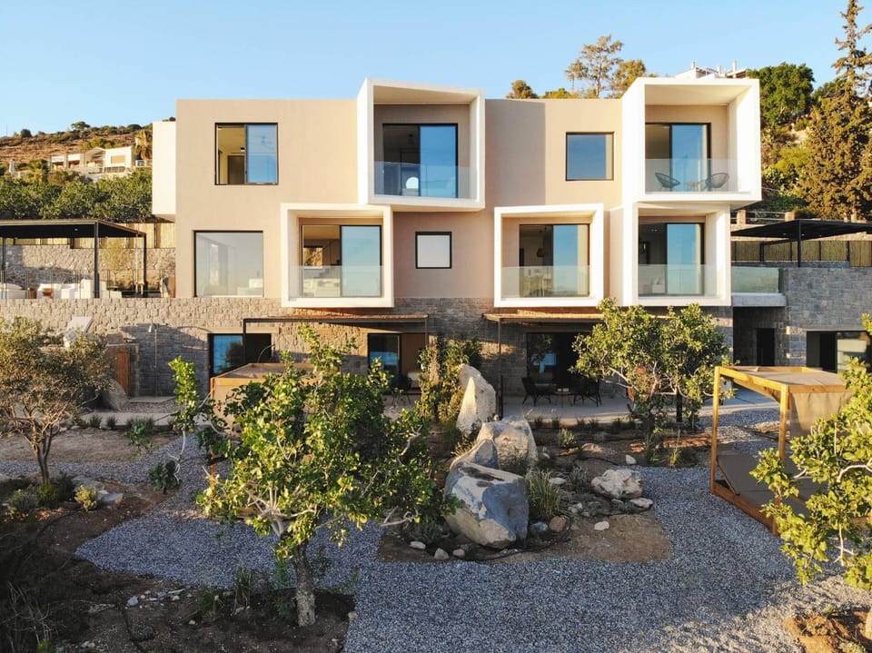 Property building, Day