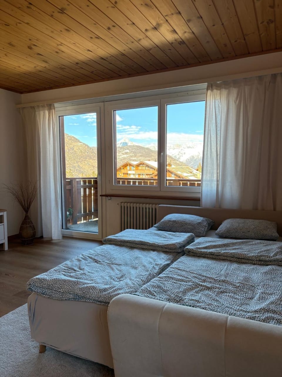 Living room, Bedroom