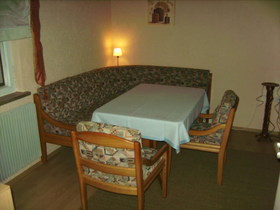 Seating area, Dining area