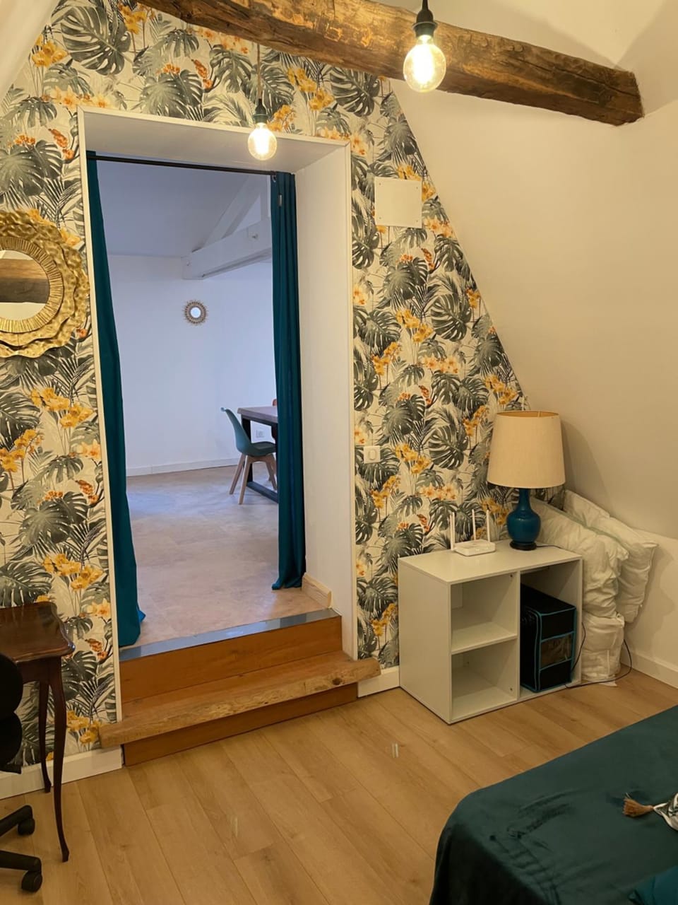 Seating area, Bedroom