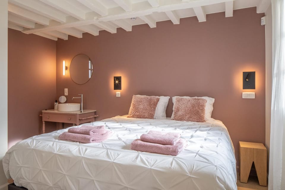 Bed, Bathroom, Bedroom