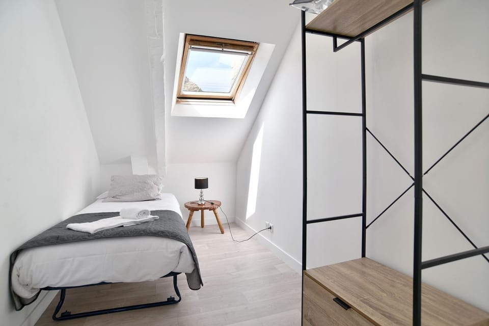 Bed, Bedroom, wardrobe