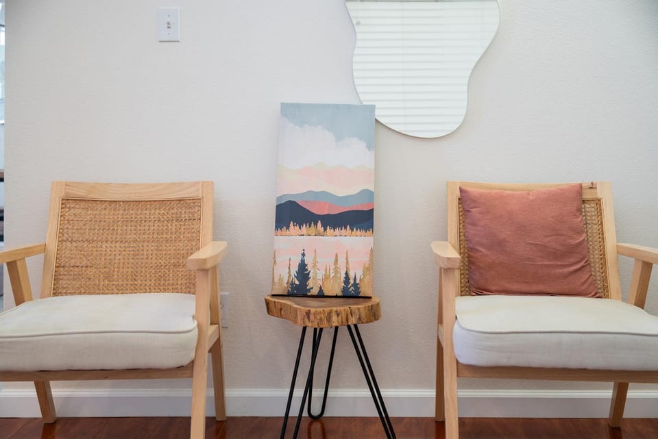 Living room, Decorative detail, Seating area