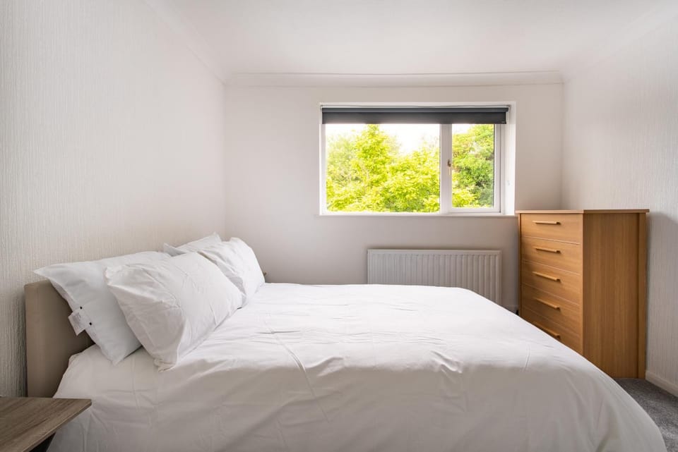 Charming Retreat Near Grange Hill Central Line House in Ilford