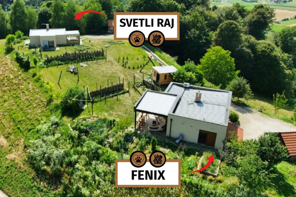 Property building, Day, Natural landscape, Bird's eye view, Garden, View (from property/room), Photo of the whole room, Text overlay, Garden view, Inner courtyard view