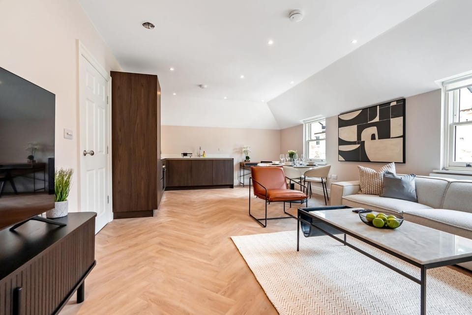 TV and multimedia, Kitchen or kitchenette, Living room