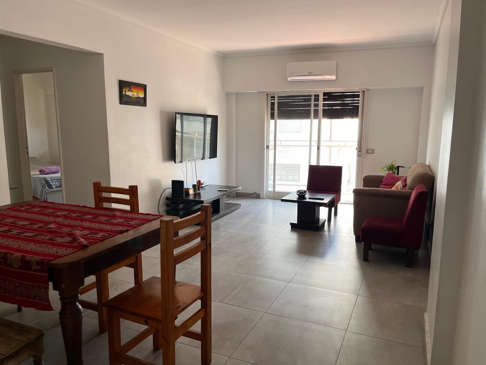 TV and multimedia, Kitchen or kitchenette, Living room, Seating area, Dining area