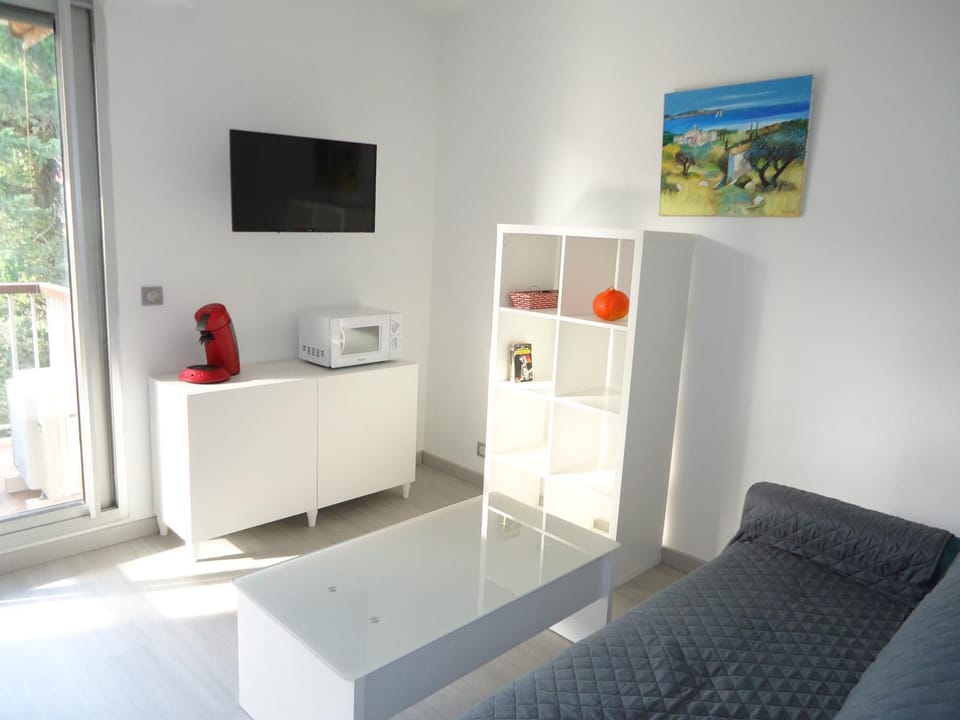 Bel appartement 2 pièces climatisé 500m centre Apartment in Cavalaire-sur-Mer
