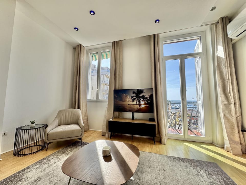 charmante suite vue mer villa Carmela Apartment in Cannes
