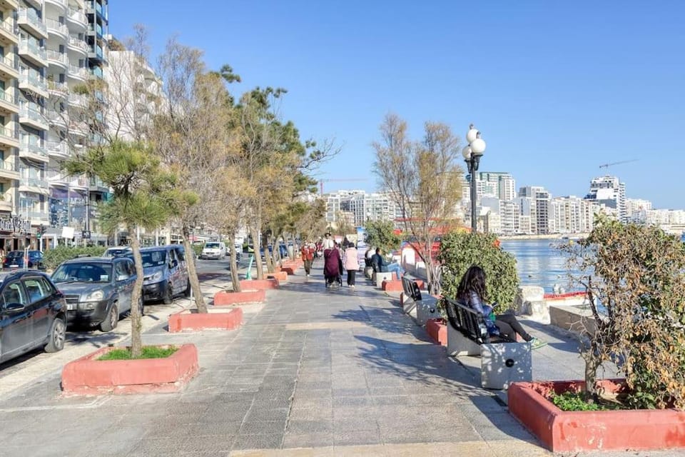 Seaside Apartment in Prime Sliema Location Apartment in Sliema