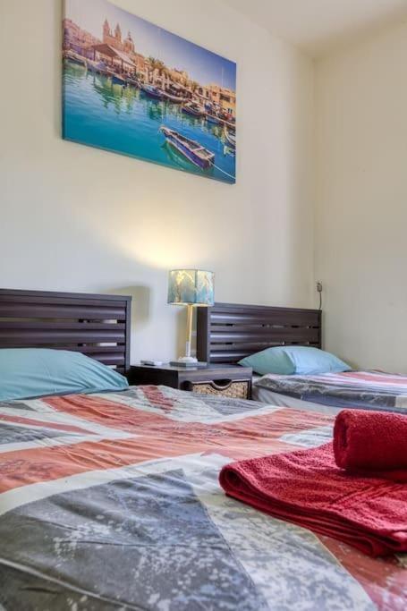 Seaside Apartment in Prime Sliema Location Apartment in Sliema