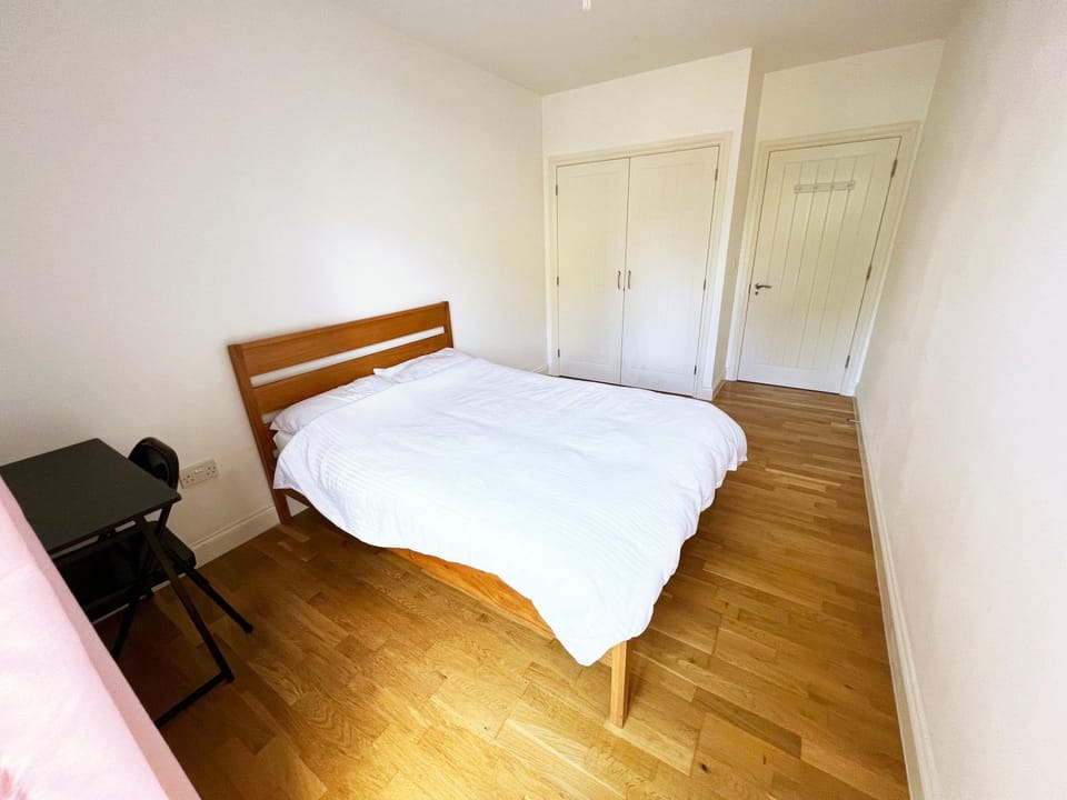 Property building, Bed, Photo of the whole room, Bedroom, wardrobe