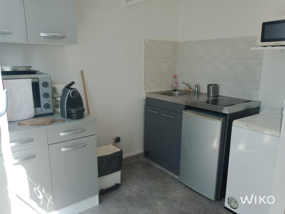 Appartement PERRET 105 rue Victor Hugo, lumineux, plein centre, Parking privé, Arrivée autonome, Tout à pied Apartment in Le Havre