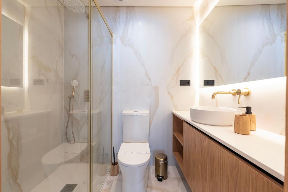 Shower, Toilet, Bathroom
