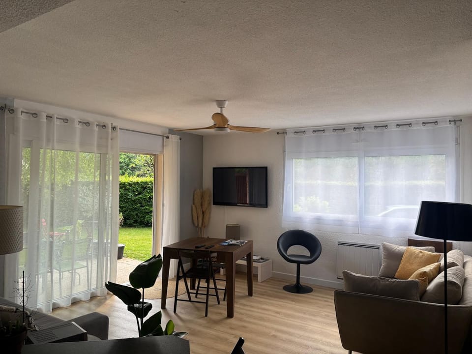 Appartement avec jardin à 2 pas du lac Apartment in Aix-les-Bains